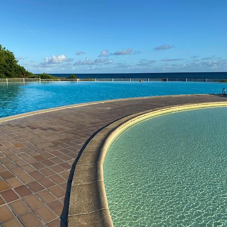 Ti Kaz Emeraude - Mer, soleil et sable fin, piscine et tennis Saint-Francois  Exterior foto