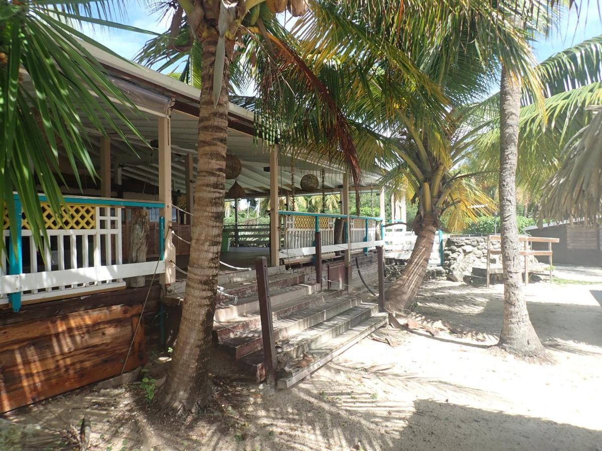 Ti Kaz Emeraude - Mer, soleil et sable fin, piscine et tennis Saint-Francois  Exterior foto