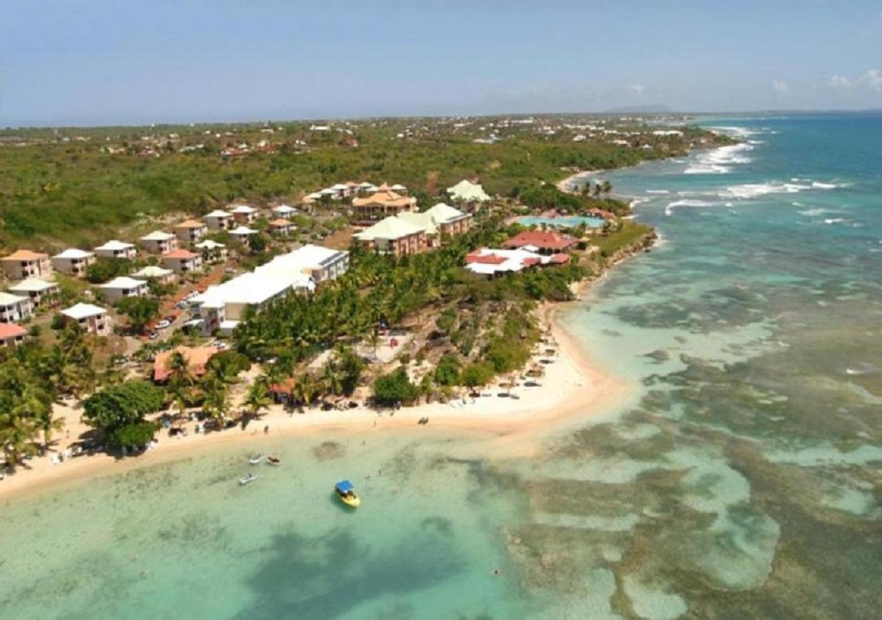 Ti Kaz Emeraude - Mer, soleil et sable fin, piscine et tennis Saint-Francois  Exterior foto